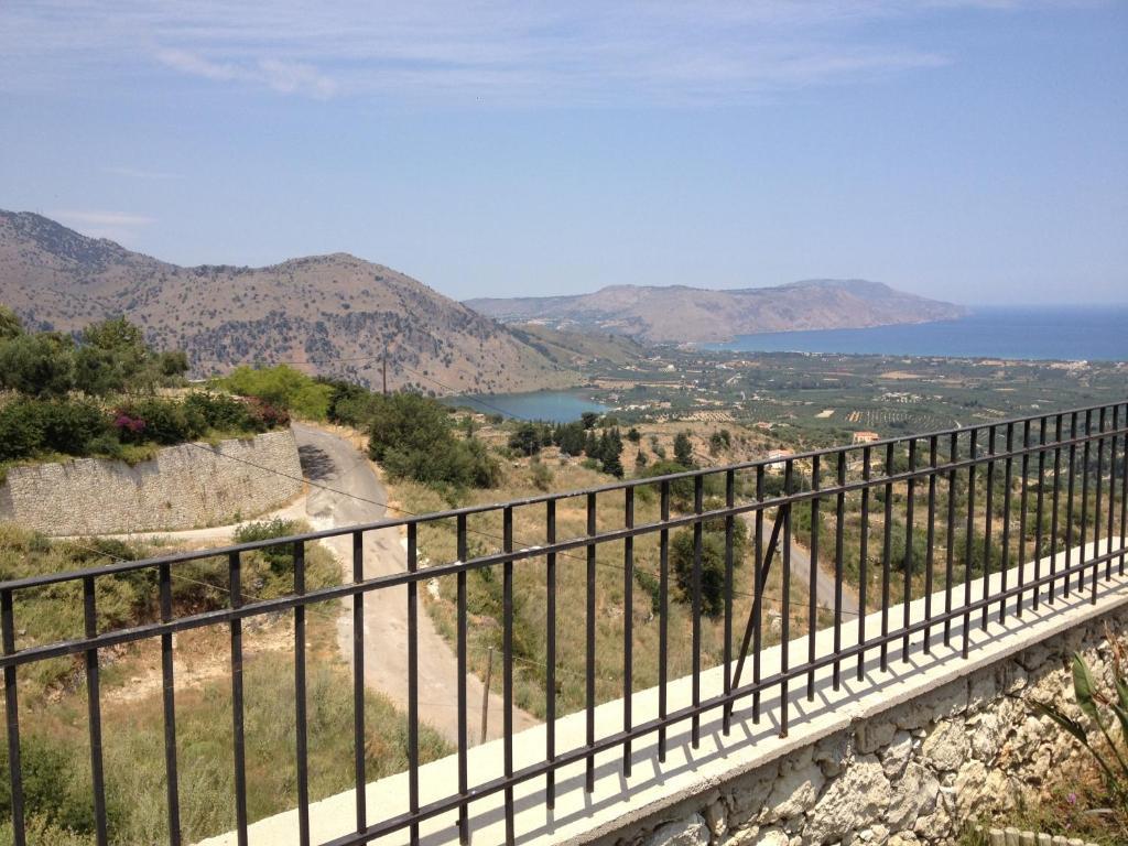 Thea Villa Kournas
